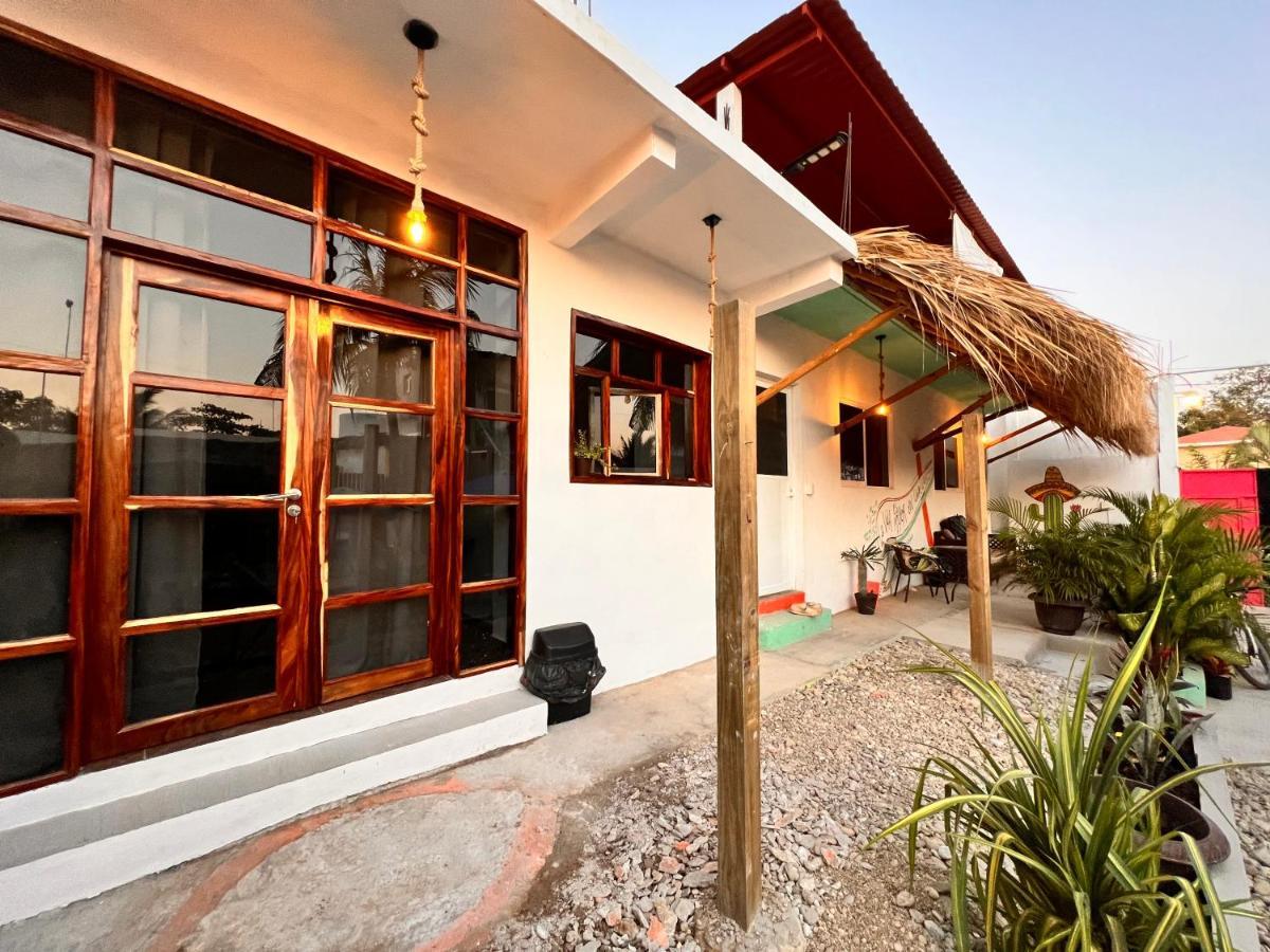 Casa Kokona Hotel ปูแอร์โตเอสกอนดิโด ภายนอก รูปภาพ